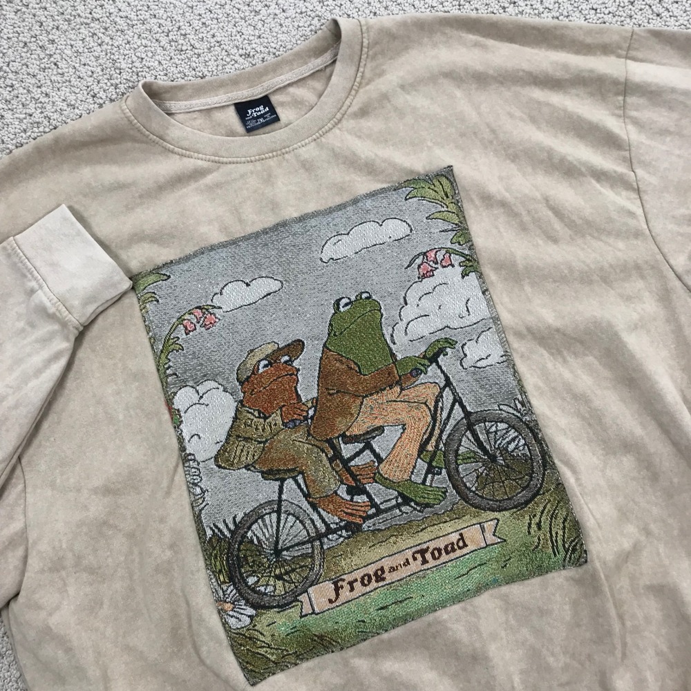 Frog and Toad Tandem Bicycle Woven Patch Sweatshirt Tan Acid Wash 2XL Crewneck